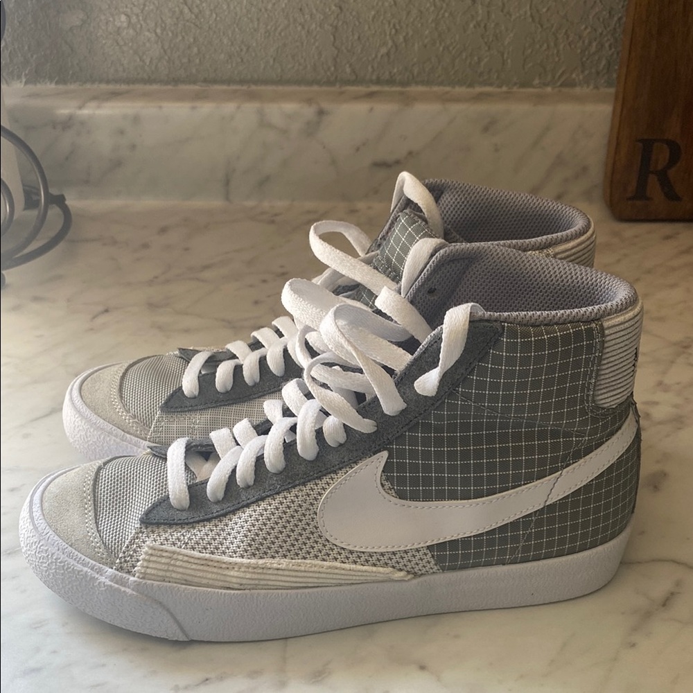 Nike High-Top Sneakers in Gray and White